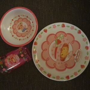 Strawberry shortcake dinnerware sets